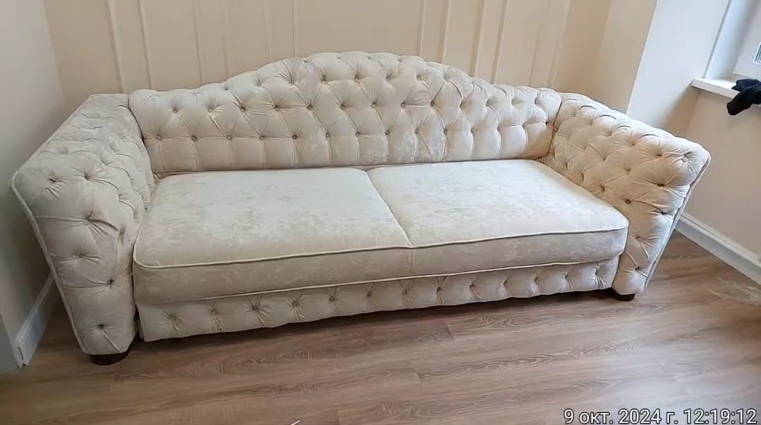 Замена обивки дивана на дому. Выставочный центр